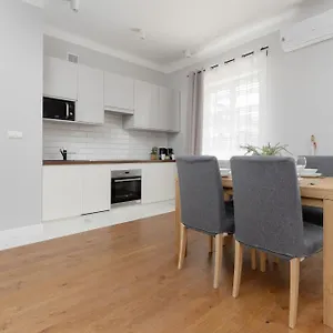 מלון דירות Center Chmielna By Renters, ורשה